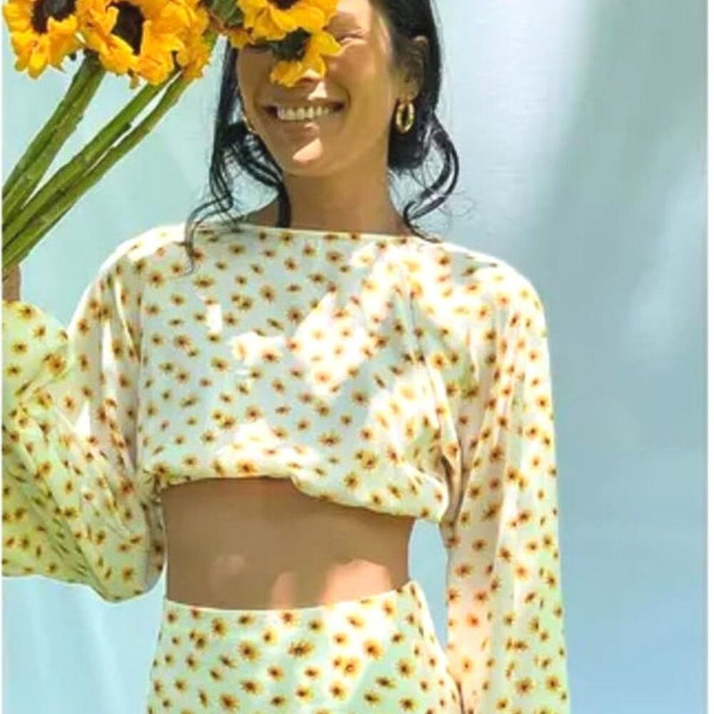 We wore what Onia Billow sleeve ditsy floral crop top sunflower S boho festival - Picture 2 of 8